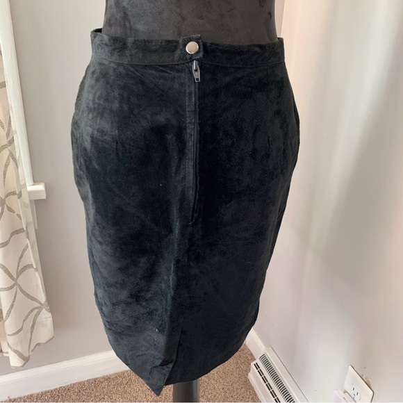 Skirt - Picture 2 of 3